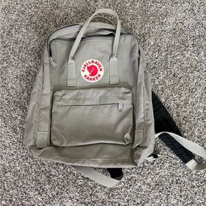 Fjallraven Kånken Backpack in Light Gray